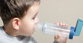Asma, pacientes asmaticos, asma grave, niños con asma, un buen control del asma grave en los niños les permite hacer una vida normal. asma infantil