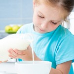 prevenir la obesidad infantil, desayuno, alimentación sana.